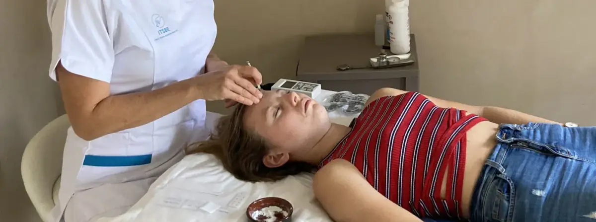 Soin de réflexologie faciale personnalisé